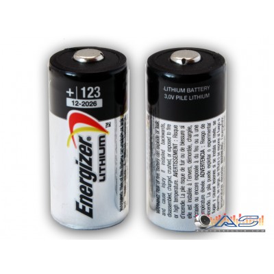 N.2 Batterie CR123 Litio Energizer originali.